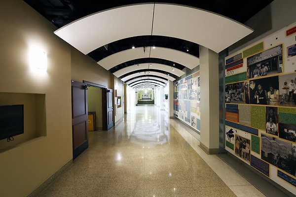 103A B2 Hallway 0451