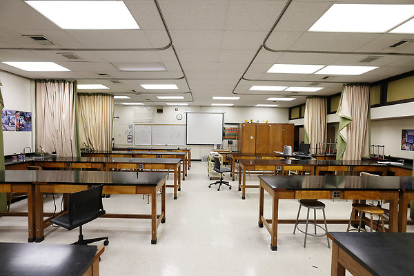 103A C4-K420 Classroom 0571