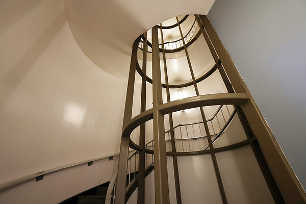 103A C4 Lobby Staircase 0544