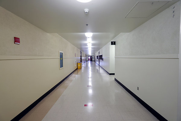 103A B3 Hallway 0453