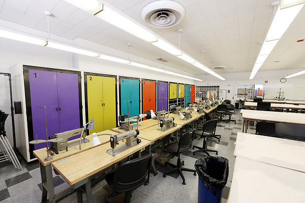 103A D4-106 Classroom 0533