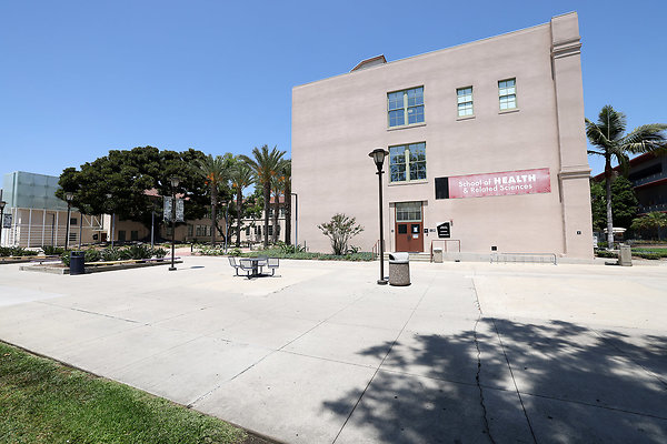 103A B3 Exterior 0512