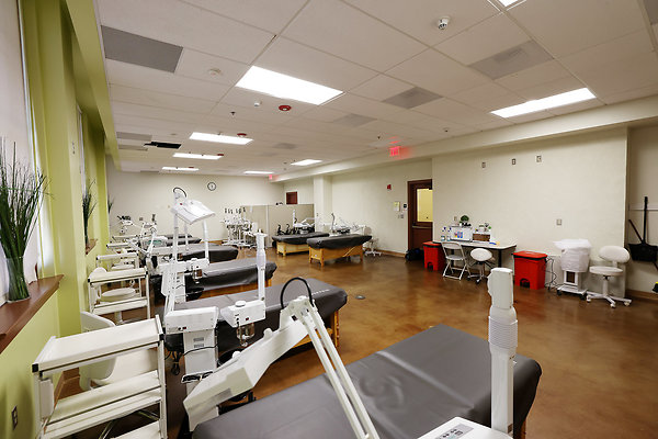 103A B2-139 Classroom 0400