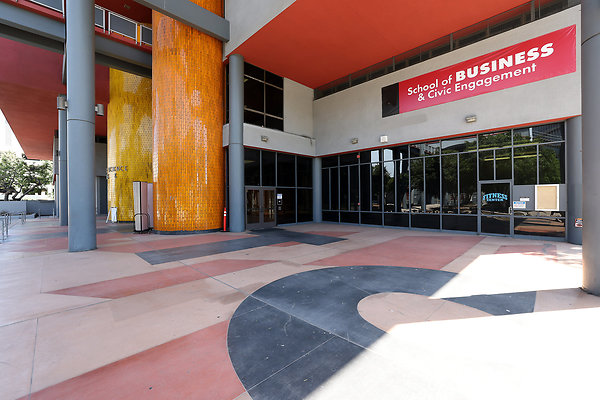 103A C4 Exterior Lobby 0596