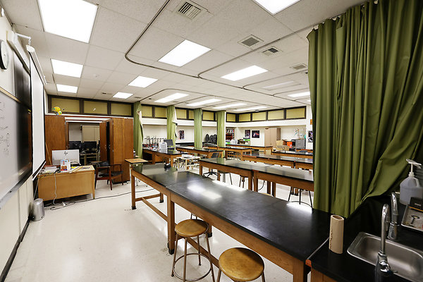 103A C4-K420 Classroom 0569