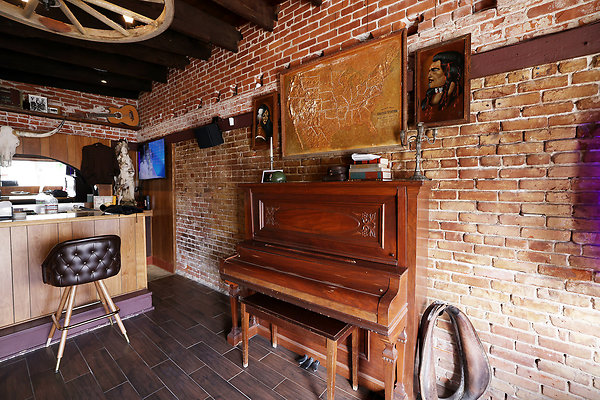 149A Bar 0050