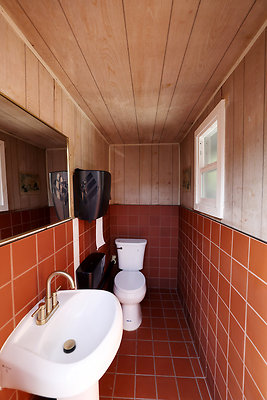 149A Womens Bathroom 0024