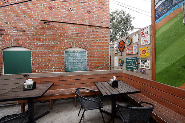 444B Middle Patio 0043