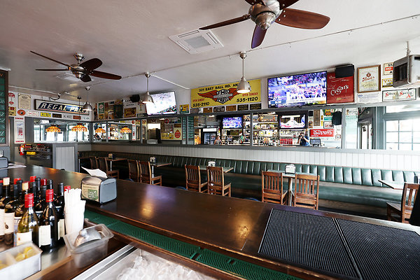 444B Bar Tables 0022