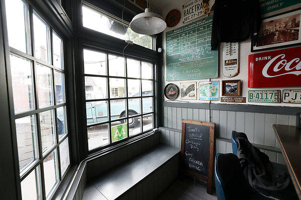 444B Bar Window Seat 0012