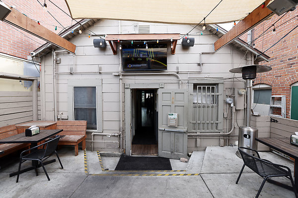 444B Middle Patio 0044