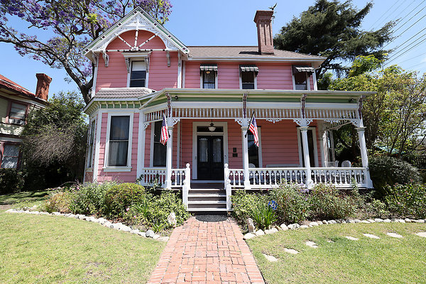 577A Victorian Home 577A Victorian Home