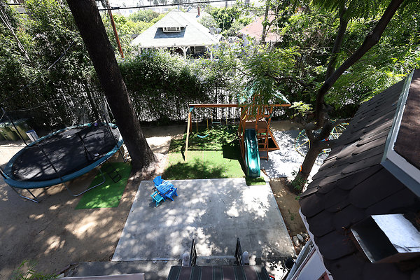 577A RS Yard from Girls Bedroom Bathroom 0159 577A RS Yard from Girls Bedroom Bathroom 0159
