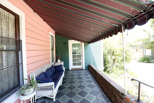 577A Backyard Porch 0171