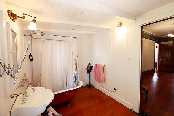 577A 2nd Floor Bathroom 0121