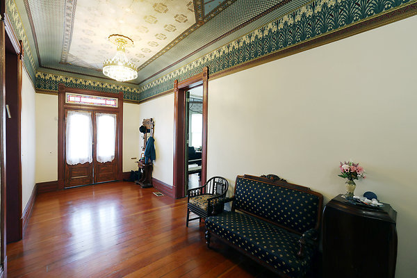 577A Front Hallway 0048 577A Front Hallway 0048