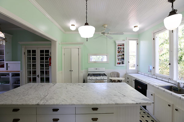 577A Kitchen 0102 577A Kitchen 0102