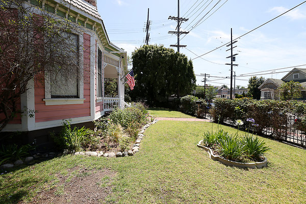577A Front Yard 0042 577A Front Yard 0042