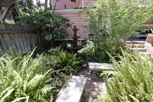 577A Backyard Fountain 0176