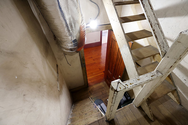 577A Attic 0162