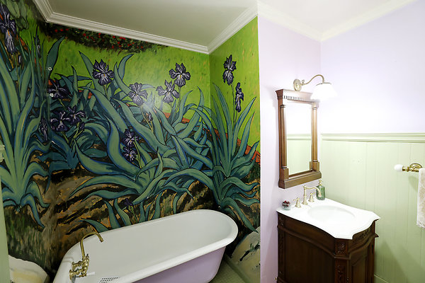 577A Front Hallway Bathroom 0109 577A Front Hallway Bathroom 0109