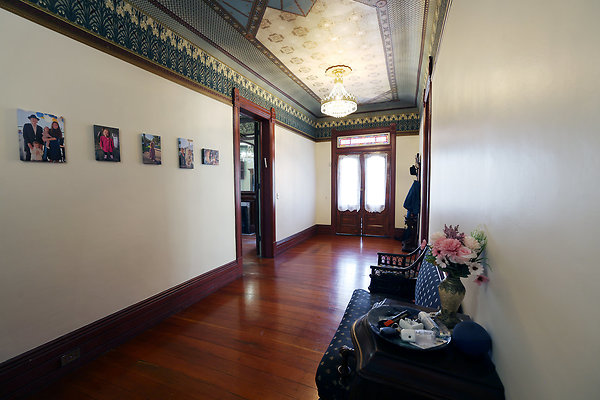 577A Front Hallway 0047 577A Front Hallway 0047