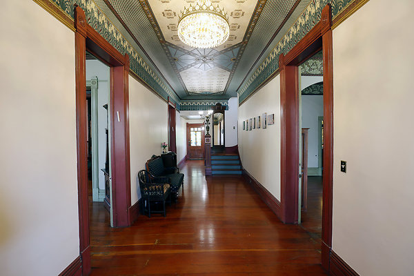 577A Front Hallway 0043 577A Front Hallway 0043