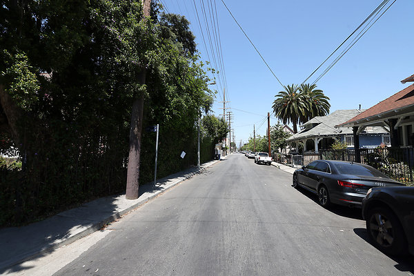 577A Side Street1 0196 577A Side Street1 0196
