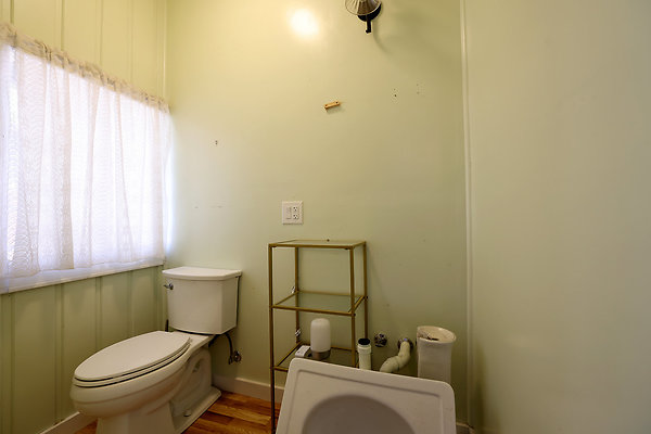 577A Guest House Bathroom 0195 577A Guest House Bathroom 0195