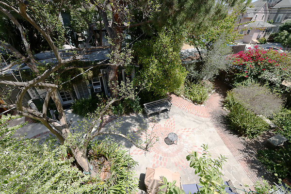 577A Backyard from Master Bedroom Balcony 0136