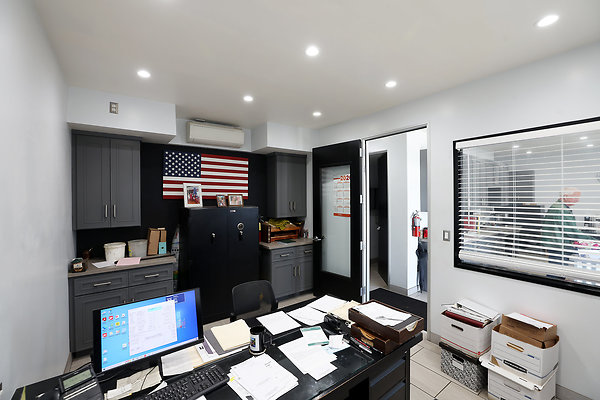 681A Executive Office 0059