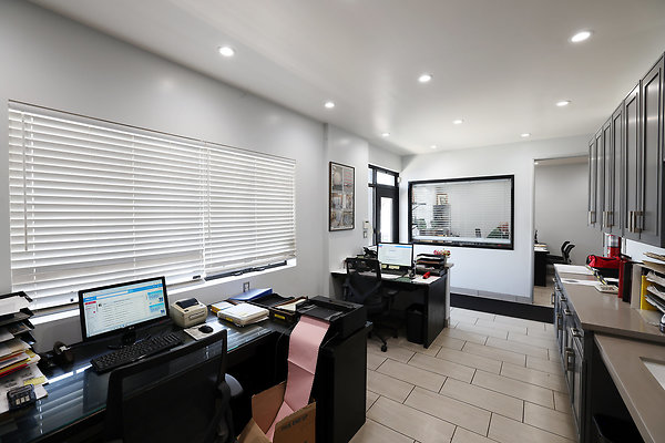 681A Front Office 0053