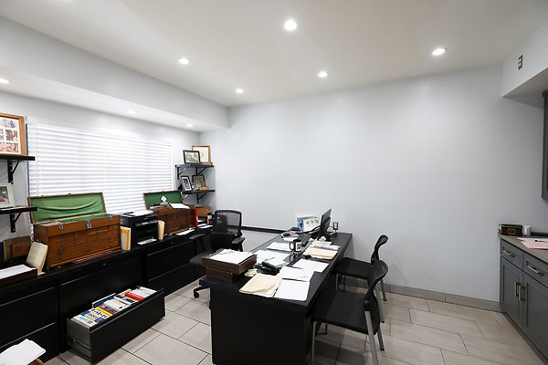 681A Executive Office 0055
