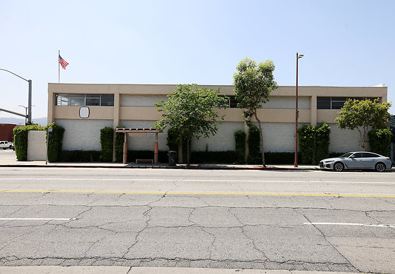 681B Front Ext 0061