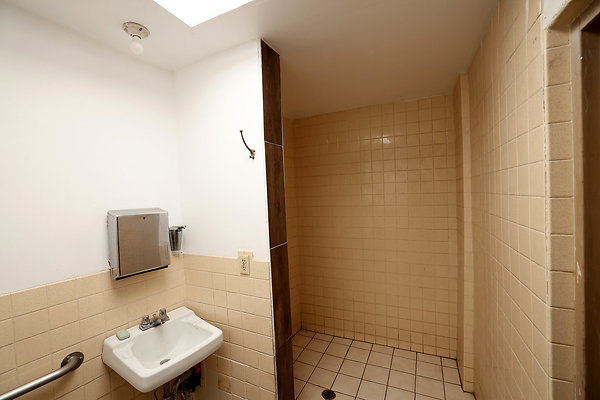 681B Presidents Bathroom 0027
