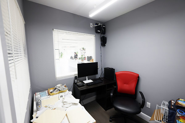 850B Office 0130
