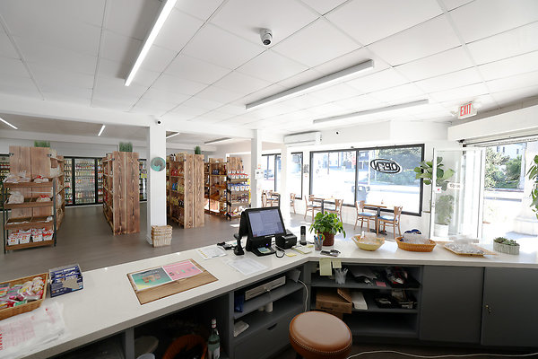 850B Market, Deli &amp; Convenience Store
