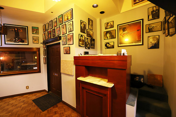 027B Lobby Reception 0007