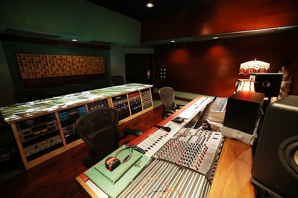 027B Studio A Control Room 0090