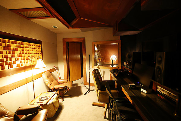 027B Studio D Control Room 0020