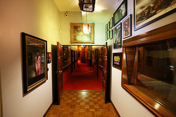 027B Front Entrance 0008