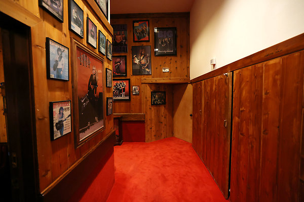 027B Back Hallway2 rev 0051