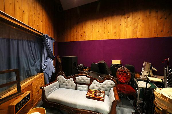 027B Studio A ISO2 0114