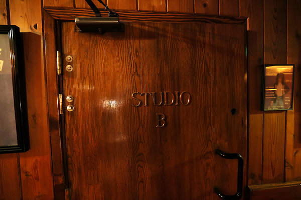 027B Studio B Door 0024
