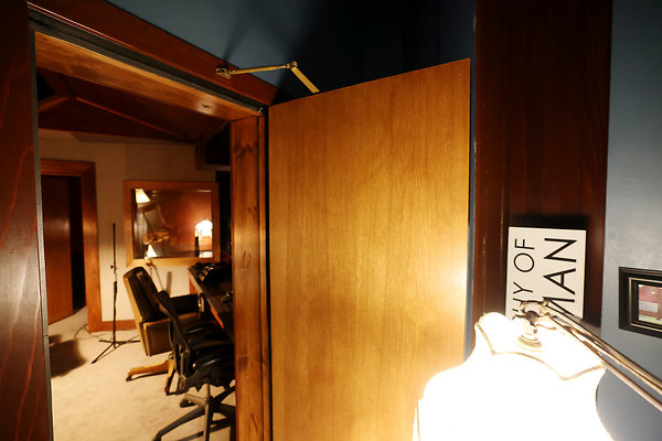 027B Studio D Control Room 0019