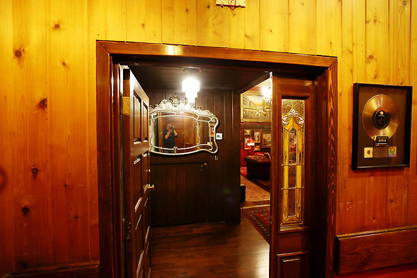 027B Bar Lounge Entrance 0064