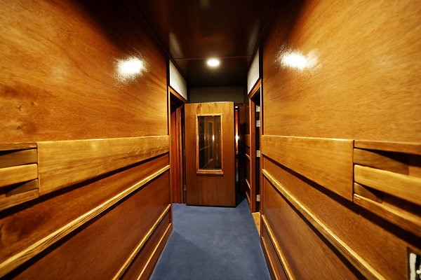 027B Studio B Hallway 0025
