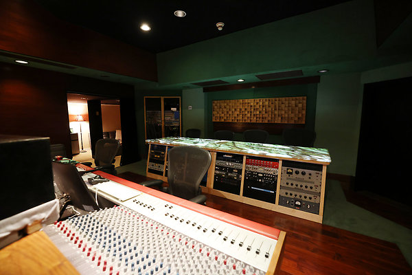 027B Studio A Control Room 0088
