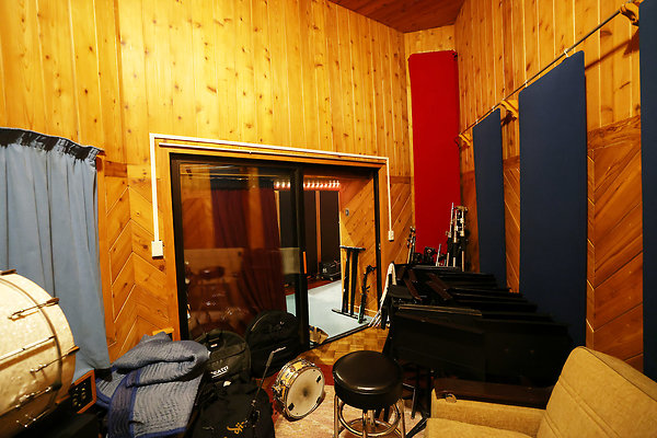 027B Studio A ISO1 0118