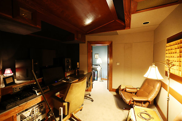 027B Studio D Control Room 0021
